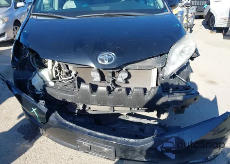 2015 Toyota Sienna Xle 8 Passenger from USA, damaged, VIN 5TDYK3DC5FS575316